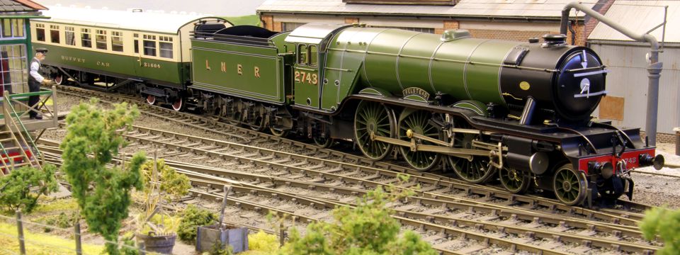 KEMILWAY Korean Brass LNER Tourist stock in orginal green and cream